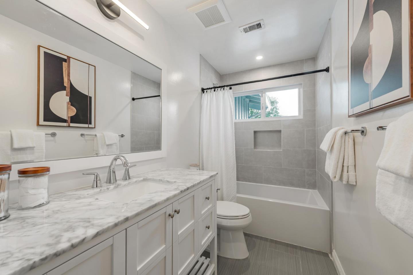 Detail Gallery Image 23 of 31 For 3852 Jefferson Ave, Redwood City,  CA 94062 - 3 Beds | 2/1 Baths
