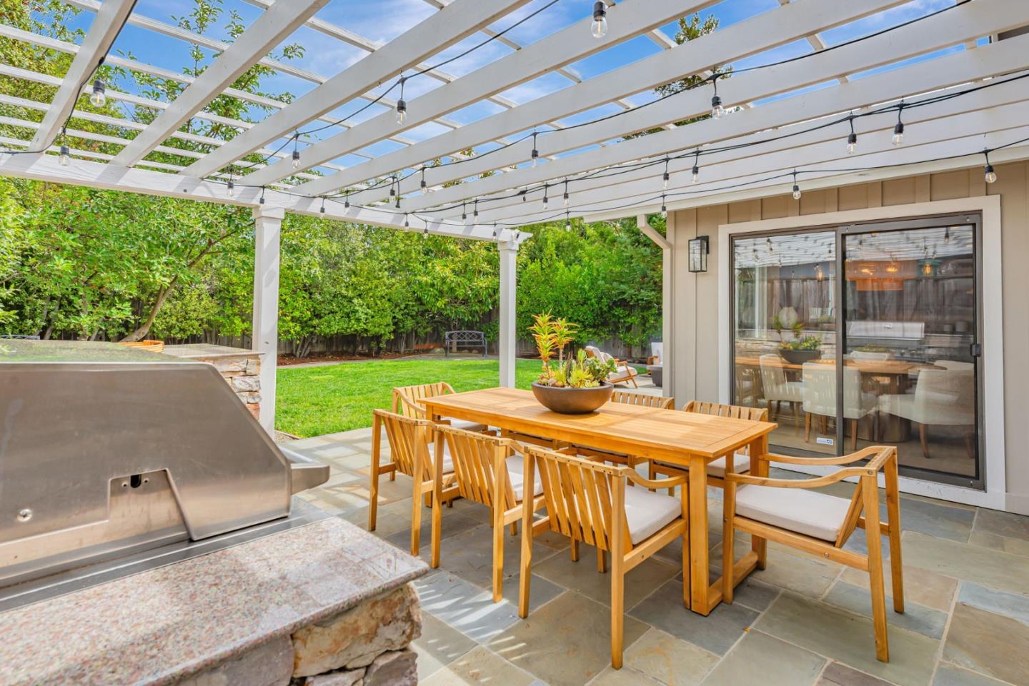 Detail Gallery Image 27 of 31 For 3852 Jefferson Ave, Redwood City,  CA 94062 - 3 Beds | 2/1 Baths