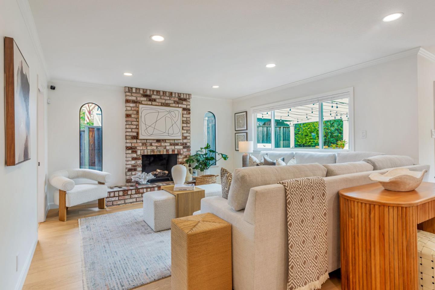 Detail Gallery Image 5 of 31 For 3852 Jefferson Ave, Redwood City,  CA 94062 - 3 Beds | 2/1 Baths