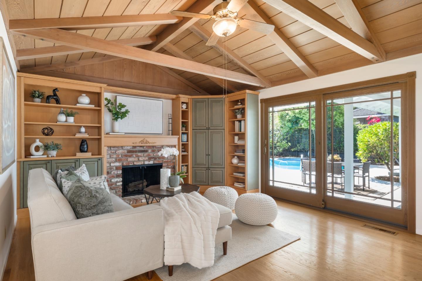 Detail Gallery Image 13 of 27 For 822 Amber Ln, Los Altos,  CA 94024 - 3 Beds | 2/1 Baths