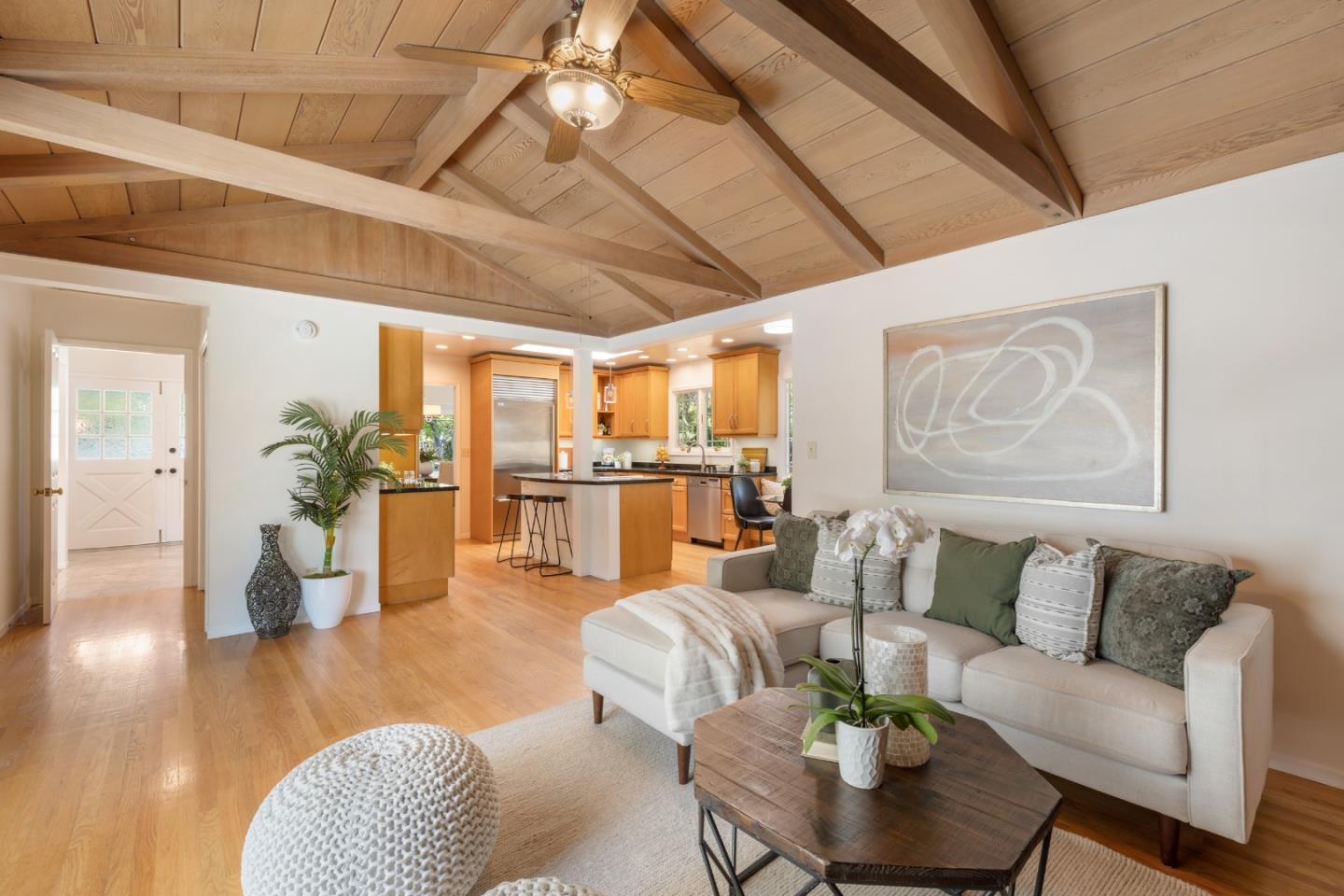 Detail Gallery Image 15 of 27 For 822 Amber Ln, Los Altos,  CA 94024 - 3 Beds | 2/1 Baths