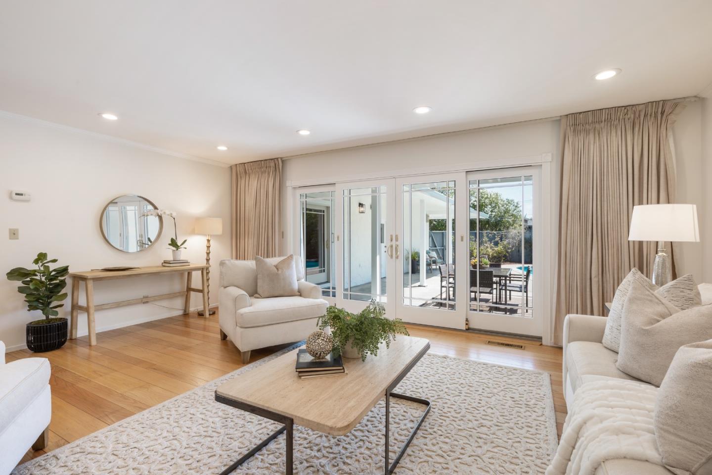 Detail Gallery Image 17 of 27 For 822 Amber Ln, Los Altos,  CA 94024 - 3 Beds | 2/1 Baths
