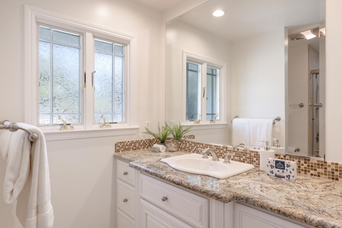 Detail Gallery Image 18 of 27 For 822 Amber Ln, Los Altos,  CA 94024 - 3 Beds | 2/1 Baths