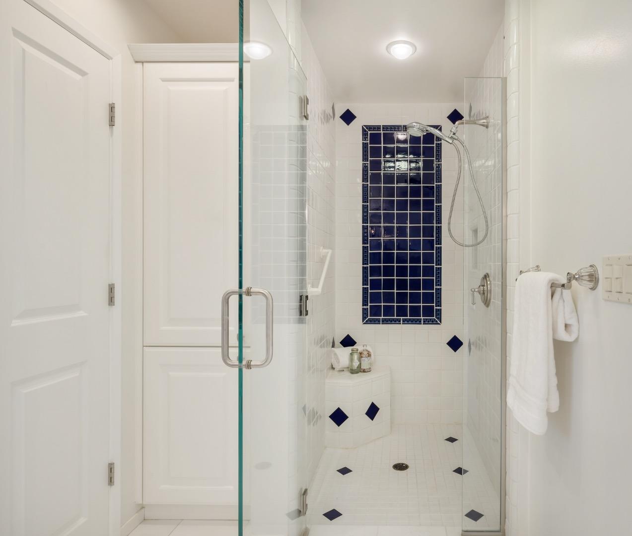 Detail Gallery Image 22 of 27 For 822 Amber Ln, Los Altos,  CA 94024 - 3 Beds | 2/1 Baths