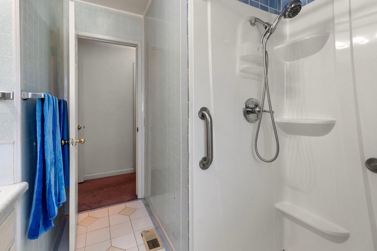 Detail Gallery Image 18 of 40 For 1949 Lincoln St, Seaside,  CA 93955 - 3 Beds | 2 Baths