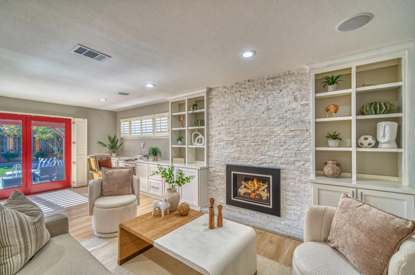 Detail Gallery Image 17 of 82 For 2425 Briarwood Dr, San Jose,  CA 95125 - 6 Beds | 4 Baths