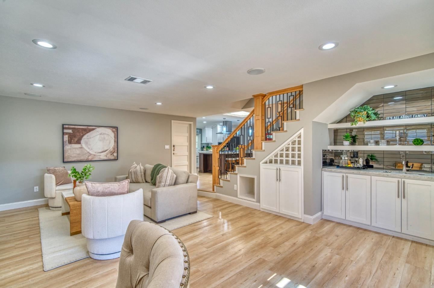 Detail Gallery Image 20 of 82 For 2425 Briarwood Dr, San Jose,  CA 95125 - 6 Beds | 4 Baths
