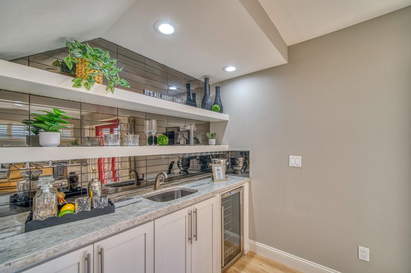 Detail Gallery Image 21 of 82 For 2425 Briarwood Dr, San Jose,  CA 95125 - 6 Beds | 4 Baths