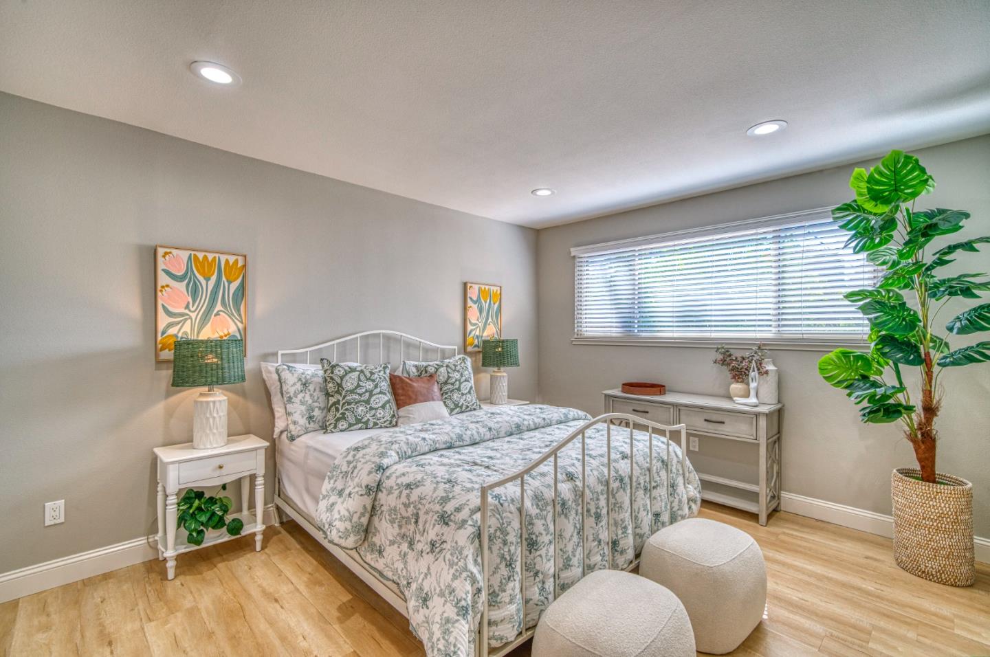 Detail Gallery Image 25 of 82 For 2425 Briarwood Dr, San Jose,  CA 95125 - 6 Beds | 4 Baths