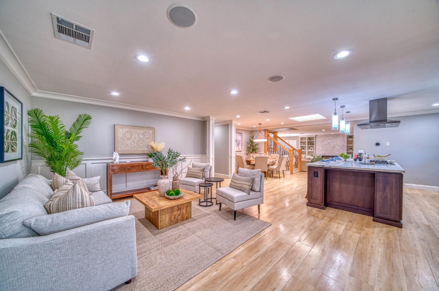 Detail Gallery Image 8 of 82 For 2425 Briarwood Dr, San Jose,  CA 95125 - 6 Beds | 4 Baths