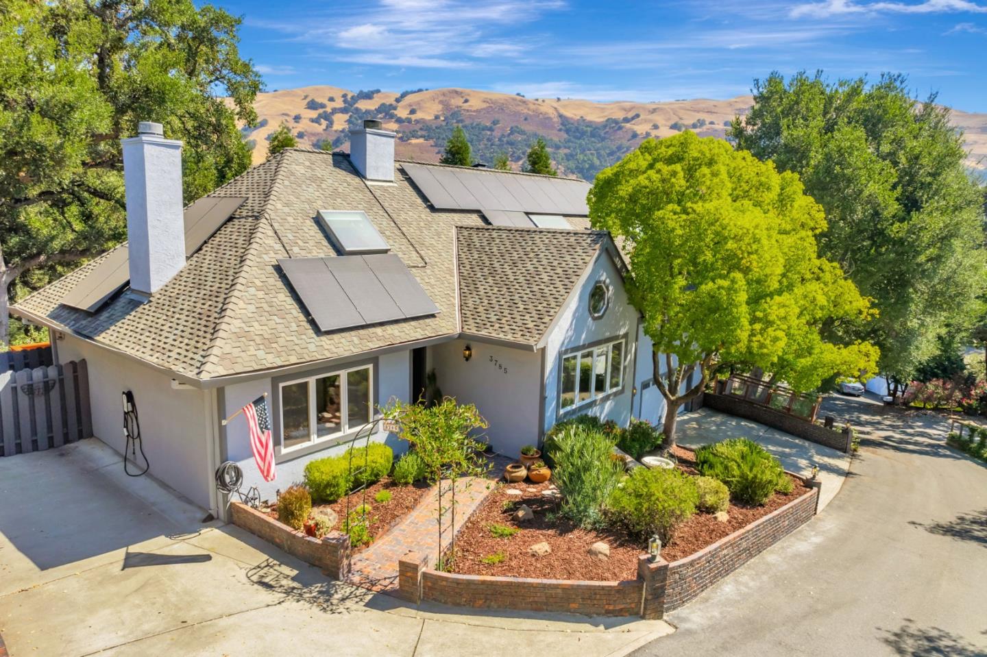 Detail Gallery Image 1 of 37 For 3785 Live Oak Ln, Morgan Hill,  CA 95037 - 5 Beds | 4 Baths