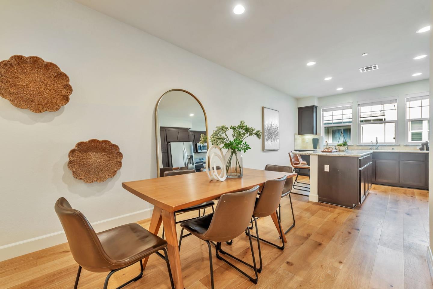 Detail Gallery Image 15 of 38 For 134 Maidenhair Ter, Sunnyvale,  CA 94086 - 2 Beds | 2/1 Baths