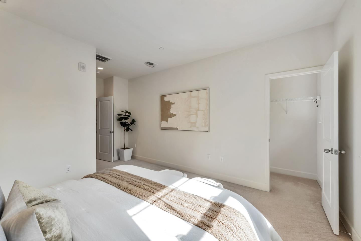 Detail Gallery Image 23 of 38 For 134 Maidenhair Ter, Sunnyvale,  CA 94086 - 2 Beds | 2/1 Baths