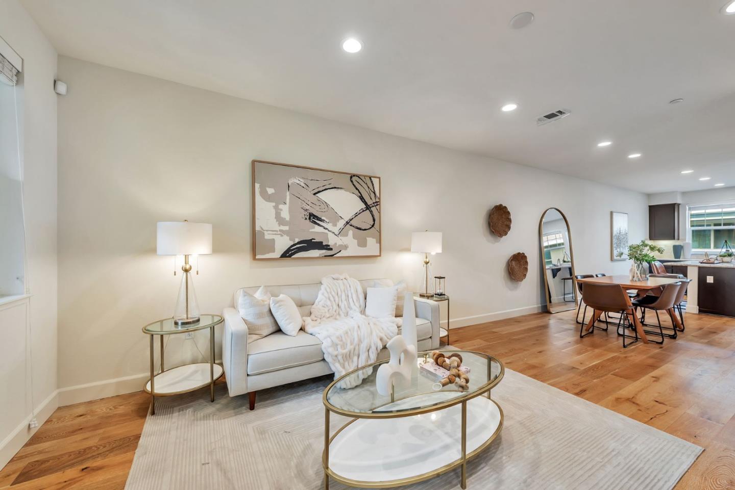 Detail Gallery Image 4 of 38 For 134 Maidenhair Ter, Sunnyvale,  CA 94086 - 2 Beds | 2/1 Baths