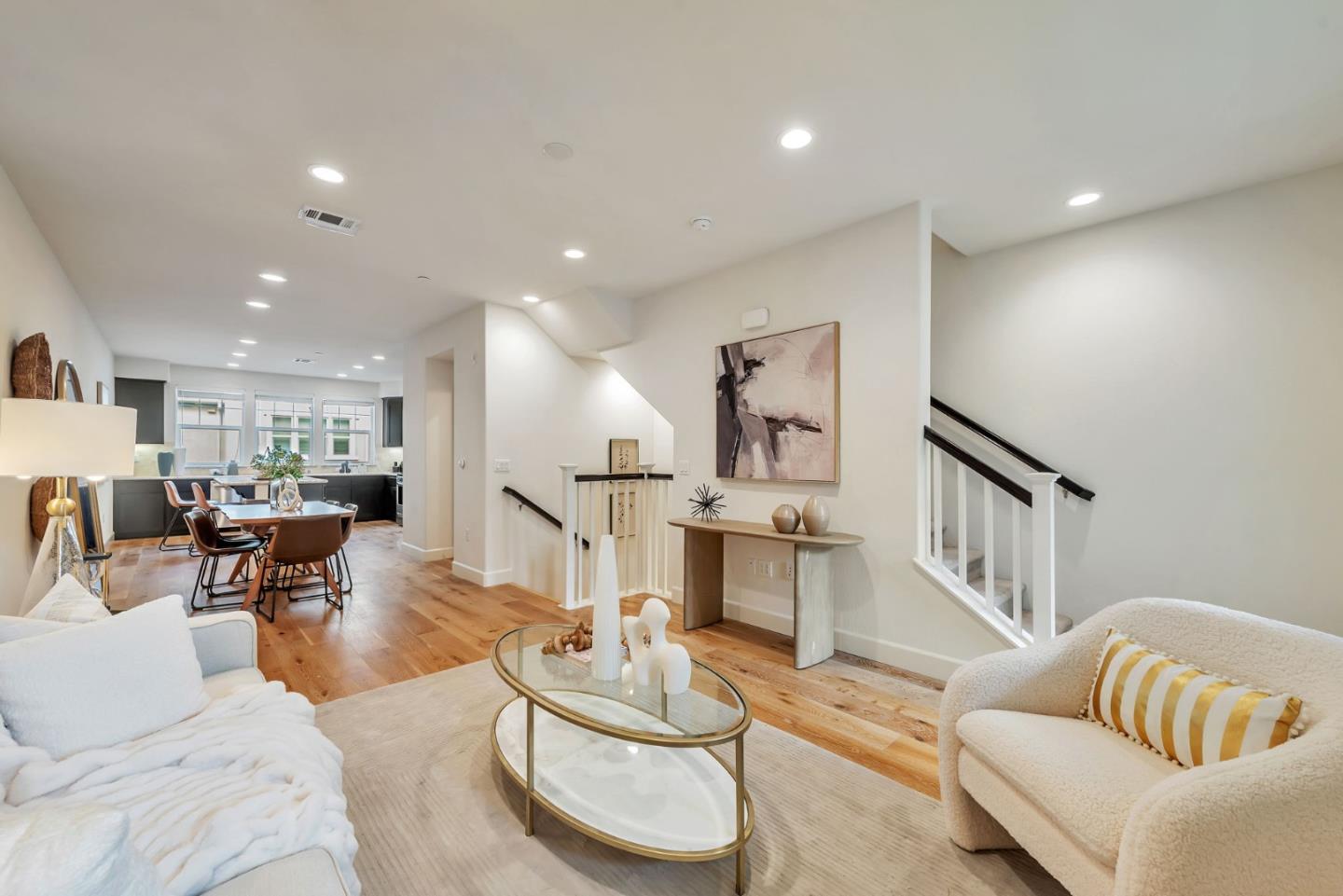 Detail Gallery Image 5 of 38 For 134 Maidenhair Ter, Sunnyvale,  CA 94086 - 2 Beds | 2/1 Baths