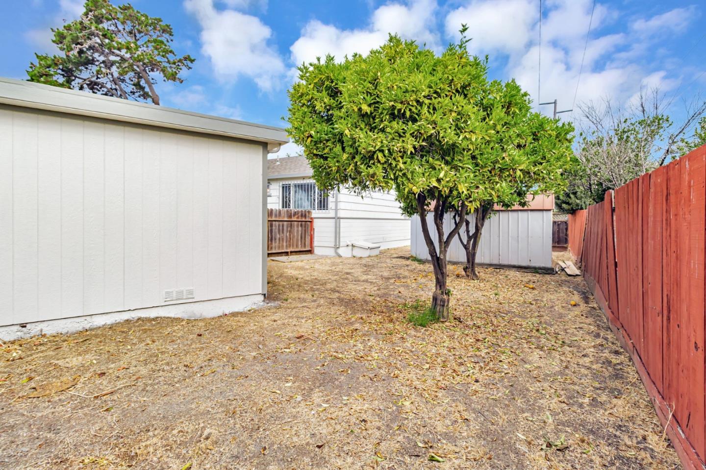 Detail Gallery Image 14 of 16 For 454 Daisy Ln, East Palo Alto,  CA 94303 - 3 Beds | 1/1 Baths