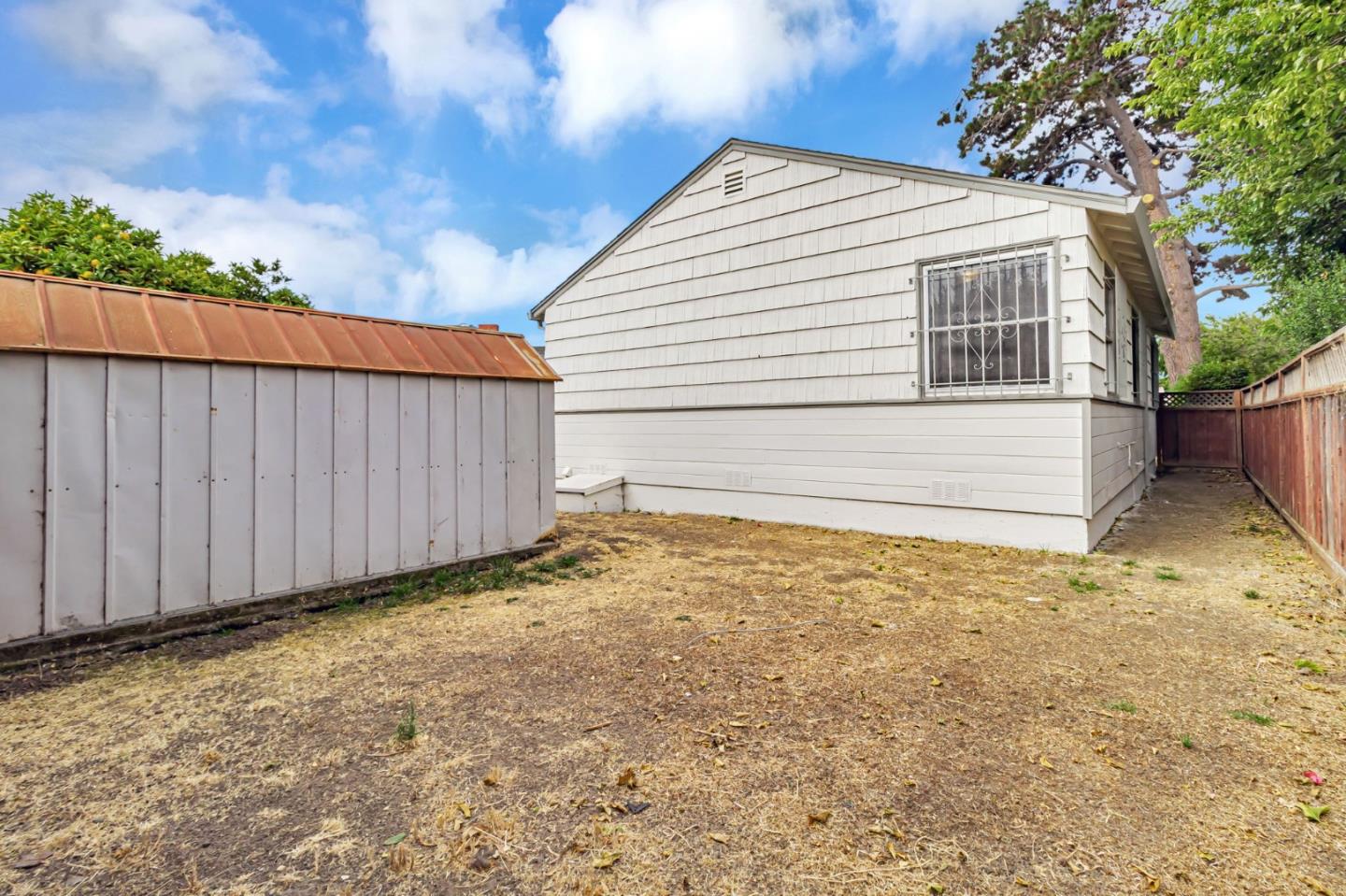 Detail Gallery Image 16 of 16 For 454 Daisy Ln, East Palo Alto,  CA 94303 - 3 Beds | 1/1 Baths