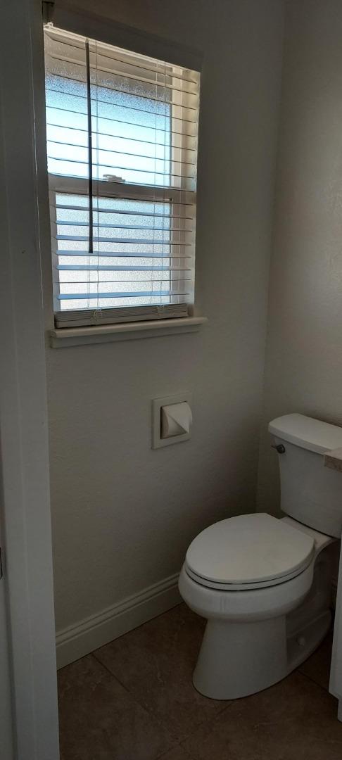 Detail Gallery Image 13 of 15 For 6944 Mirador Way, Sacramento,  CA 95828 - 3 Beds | 1/1 Baths