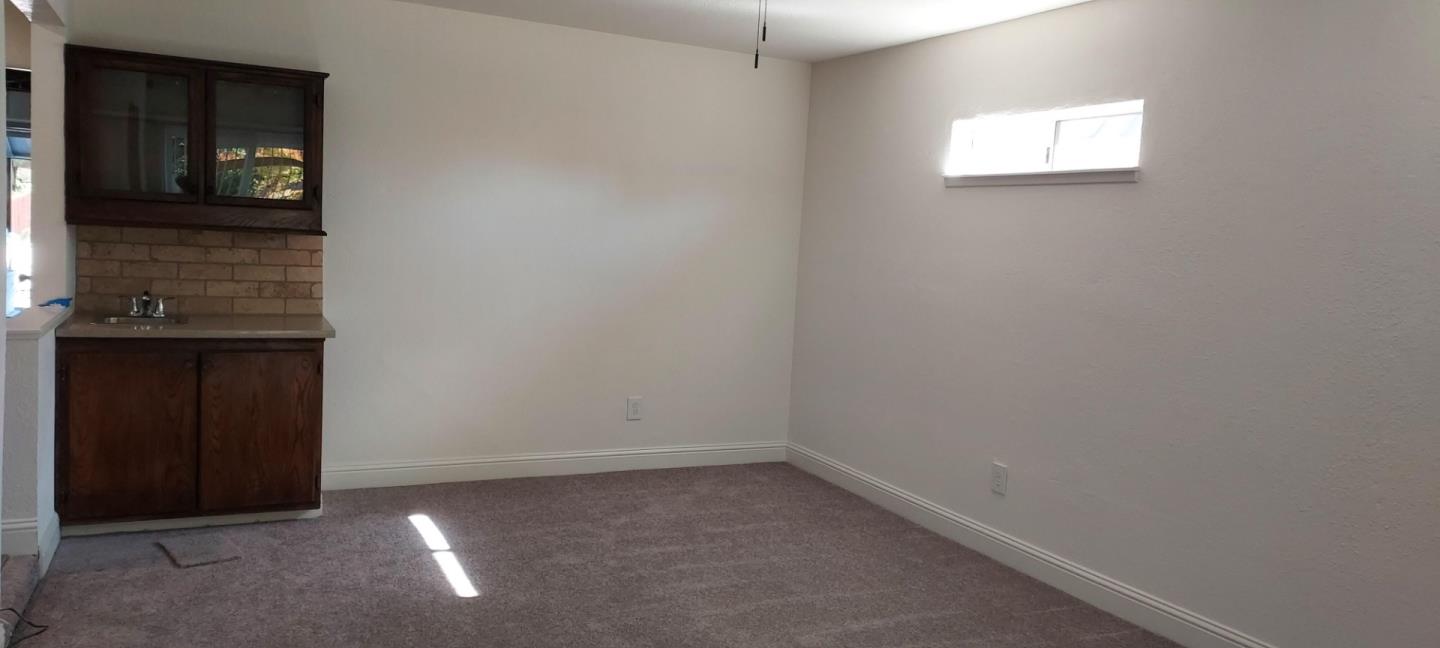 Detail Gallery Image 6 of 15 For 6944 Mirador Way, Sacramento,  CA 95828 - 3 Beds | 1/1 Baths