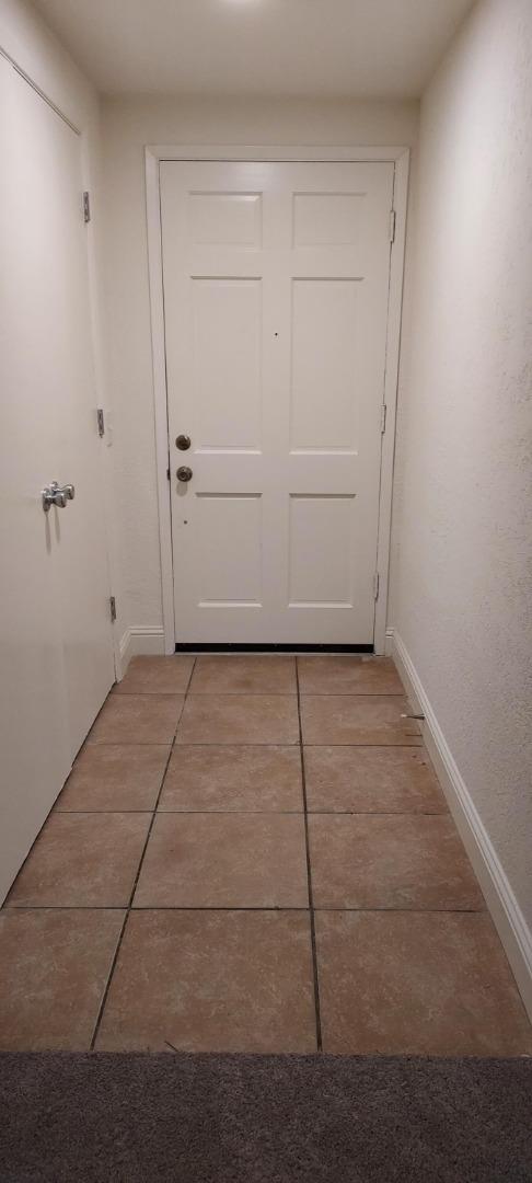 Detail Gallery Image 8 of 15 For 6944 Mirador Way, Sacramento,  CA 95828 - 3 Beds | 1/1 Baths
