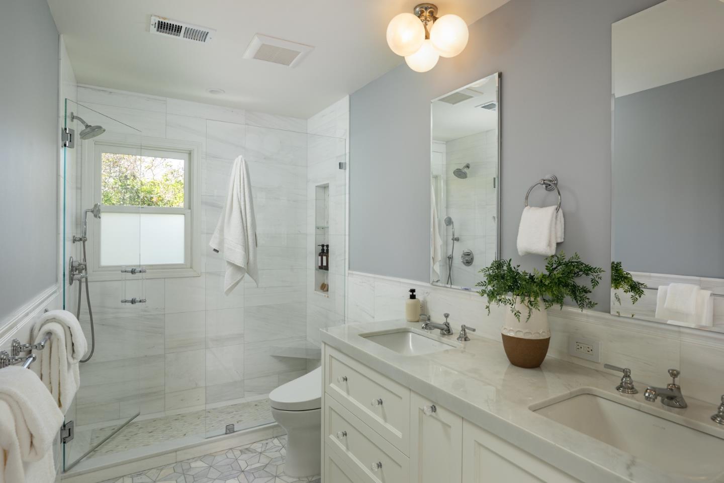 Detail Gallery Image 10 of 13 For 1632 Mariposa Ave, Palo Alto,  CA 94306 - 4 Beds | 2/1 Baths