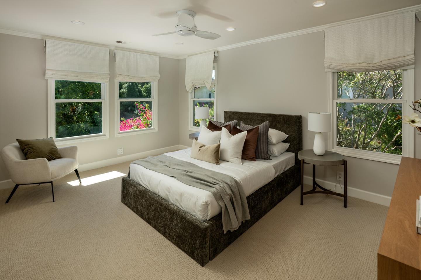 Detail Gallery Image 11 of 13 For 1632 Mariposa Ave, Palo Alto,  CA 94306 - 4 Beds | 2/1 Baths