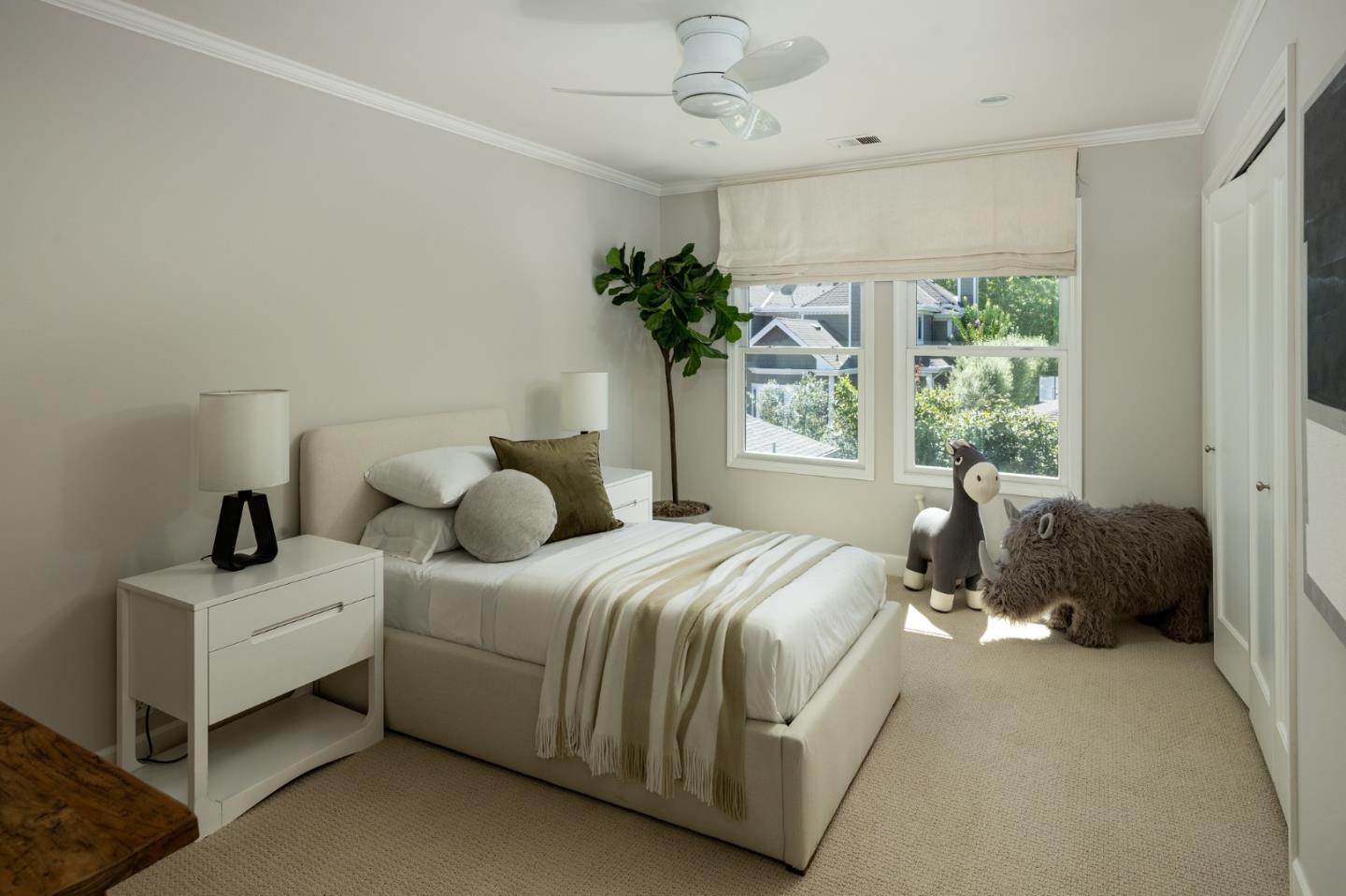 Detail Gallery Image 9 of 13 For 1632 Mariposa Ave, Palo Alto,  CA 94306 - 4 Beds | 2/1 Baths