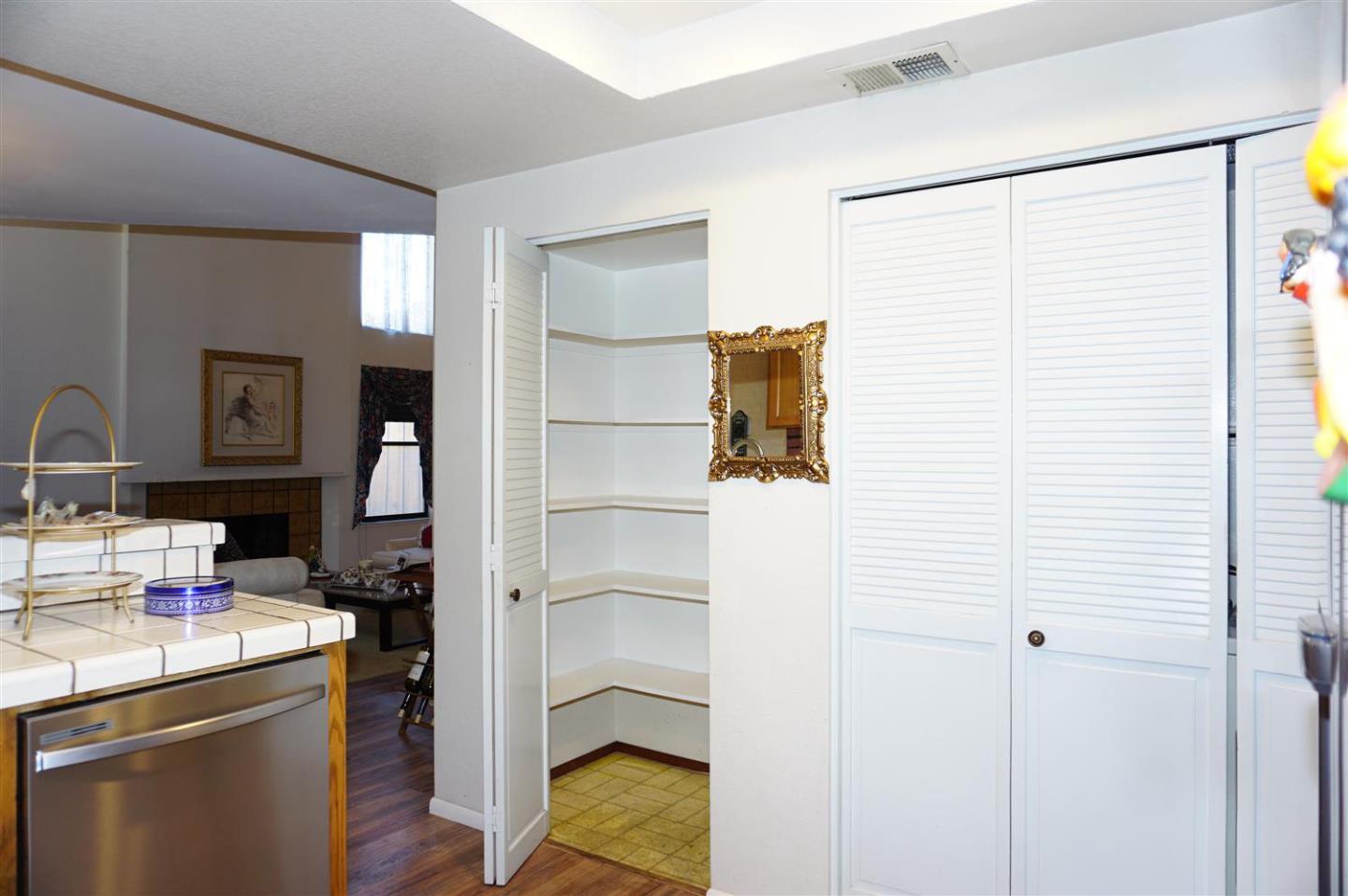 Detail Gallery Image 14 of 36 For 4733 Lago Vista Cir, San Jose,  CA 95129 - 3 Beds | 2/1 Baths