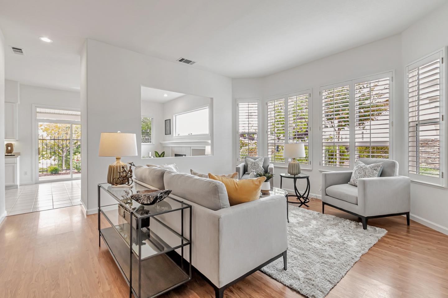 Detail Gallery Image 10 of 60 For 2051 Folle Blanche Dr, San Jose,  CA 95135 - 3 Beds | 3 Baths