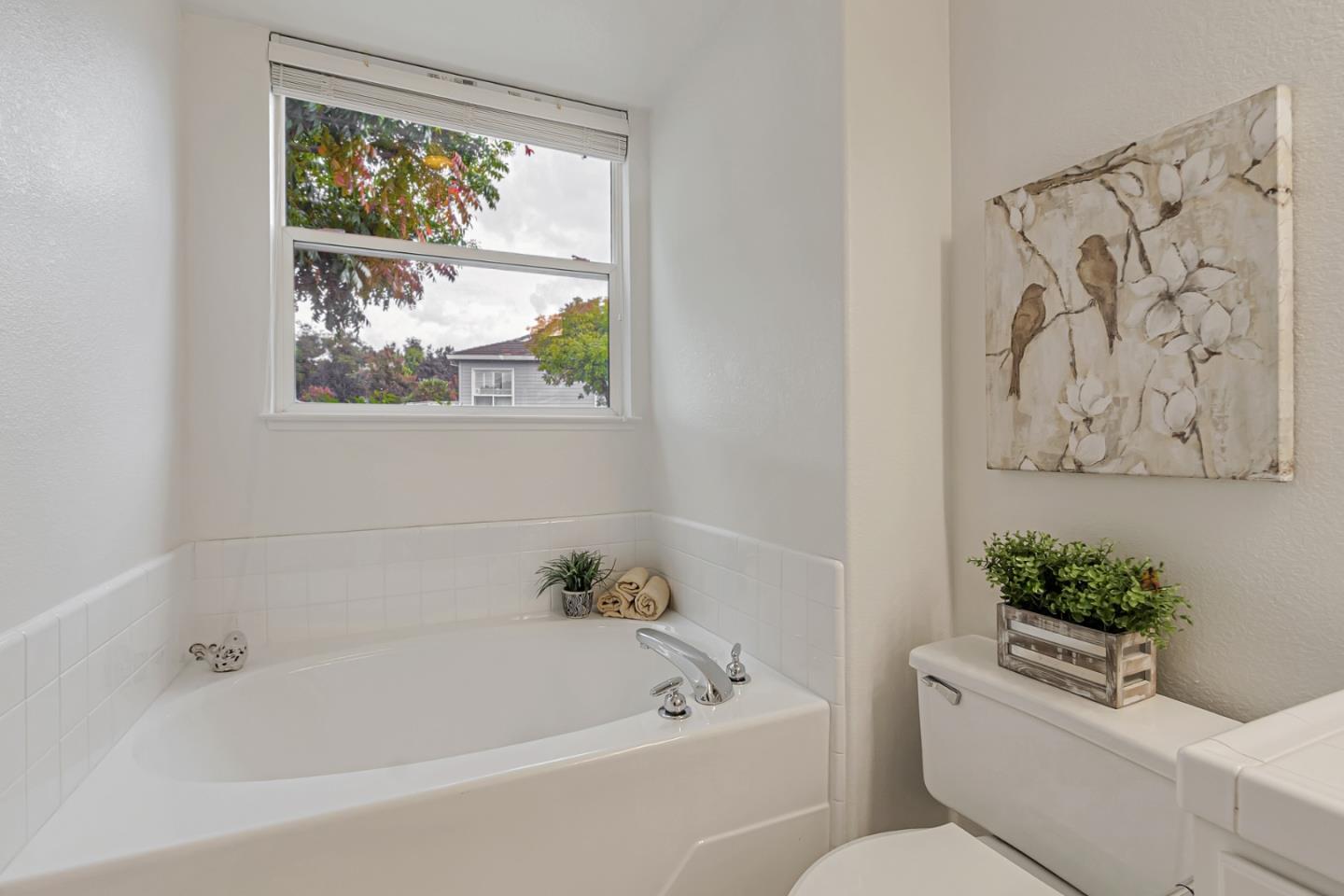 Detail Gallery Image 37 of 60 For 2051 Folle Blanche Dr, San Jose,  CA 95135 - 3 Beds | 3 Baths