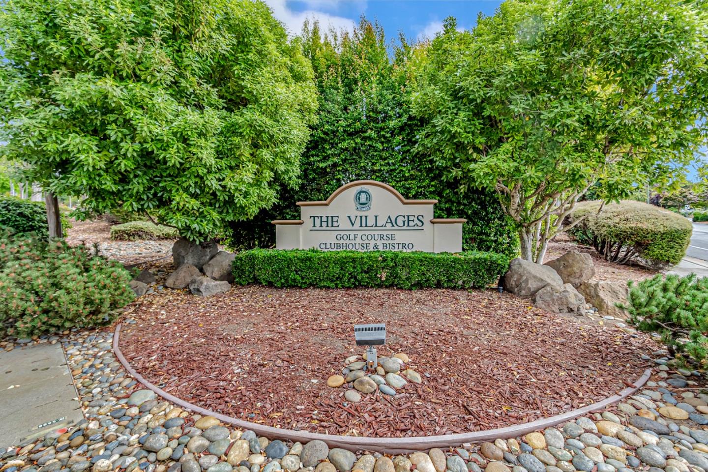 Detail Gallery Image 49 of 60 For 2051 Folle Blanche Dr, San Jose,  CA 95135 - 3 Beds | 3 Baths