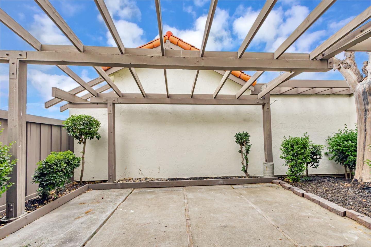 Detail Gallery Image 6 of 47 For 8064 Park Villa Cir, Cupertino,  CA 95014 - 3 Beds | 2 Baths