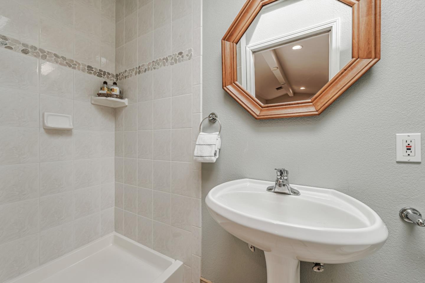 Detail Gallery Image 40 of 49 For 12035 Brookglen Dr, Saratoga,  CA 95070 - 5 Beds | 3/1 Baths