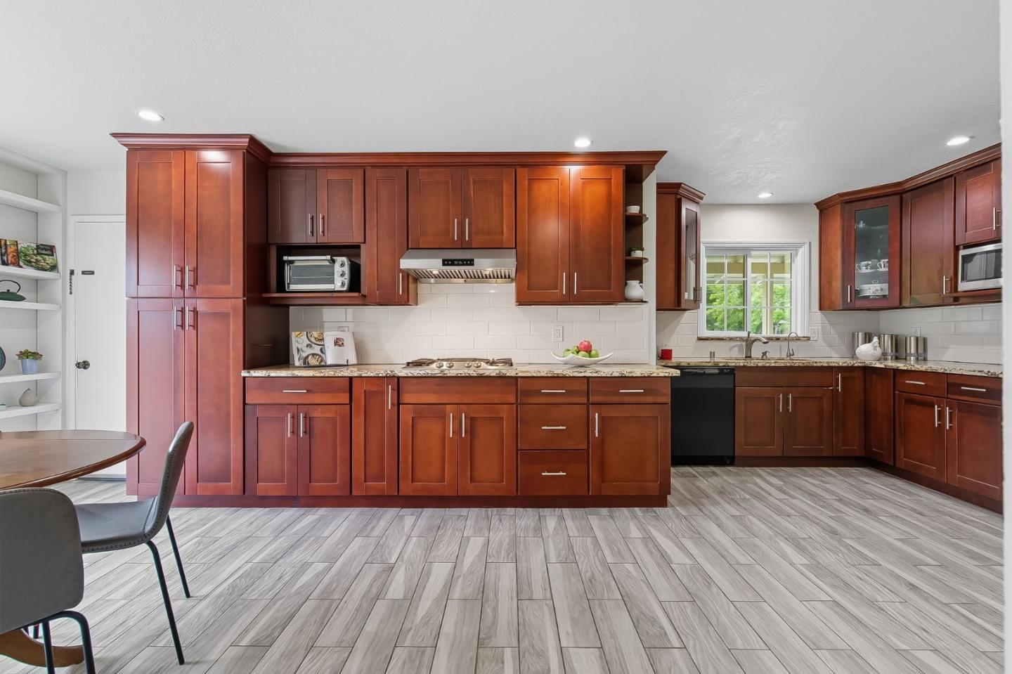 Detail Gallery Image 15 of 44 For 5187 Doyle Rd, San Jose,  CA 95129 - 3 Beds | 2 Baths