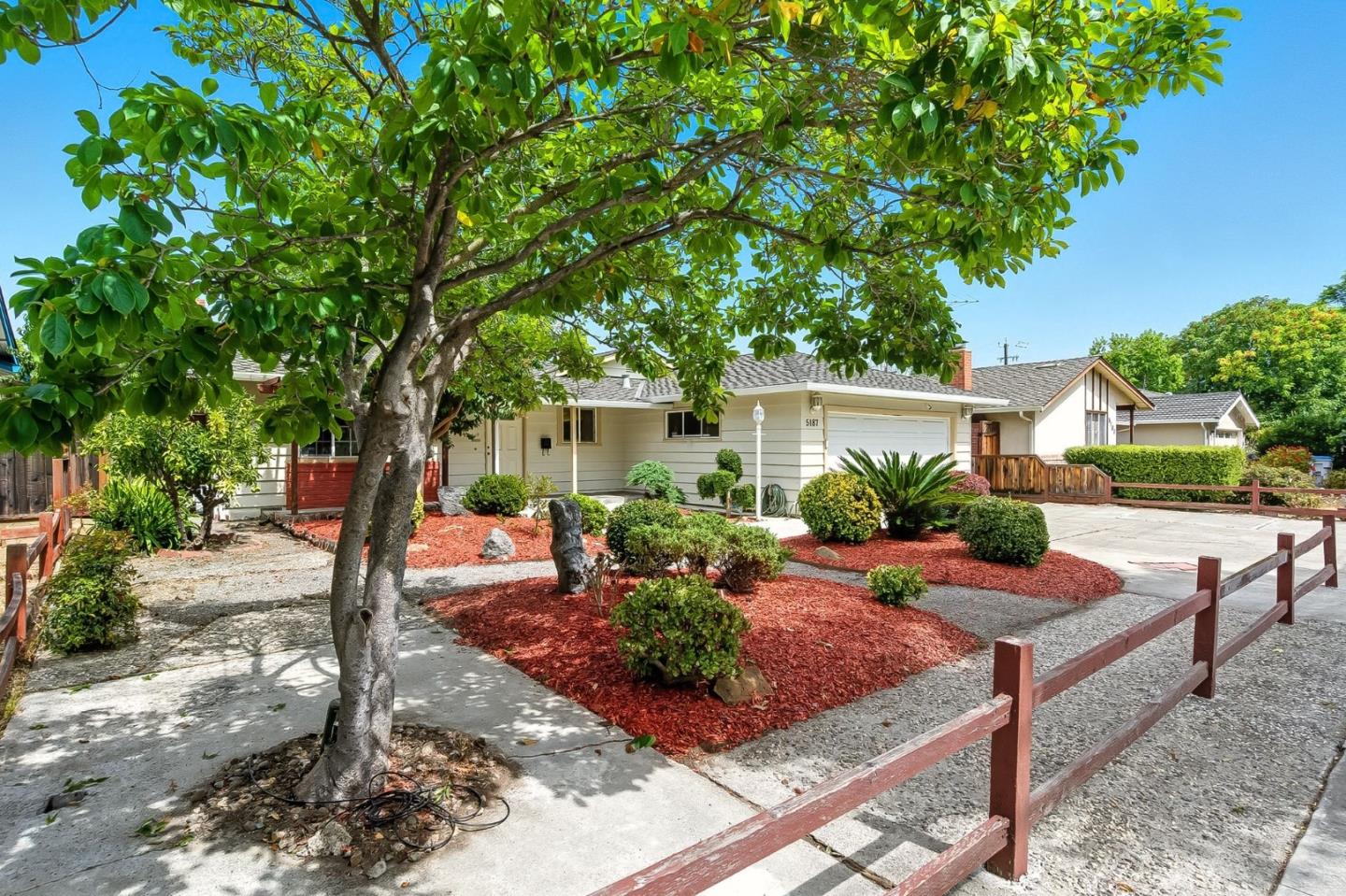 Detail Gallery Image 4 of 44 For 5187 Doyle Rd, San Jose,  CA 95129 - 3 Beds | 2 Baths