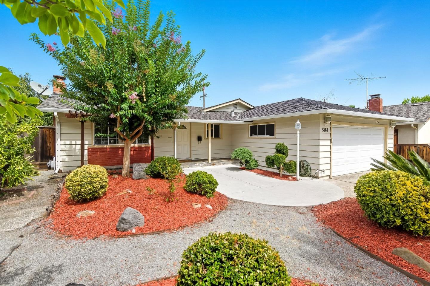 Detail Gallery Image 7 of 44 For 5187 Doyle Rd, San Jose,  CA 95129 - 3 Beds | 2 Baths