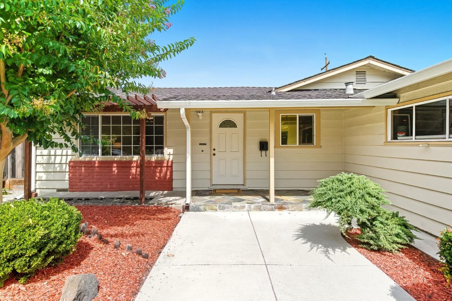 Detail Gallery Image 8 of 44 For 5187 Doyle Rd, San Jose,  CA 95129 - 3 Beds | 2 Baths