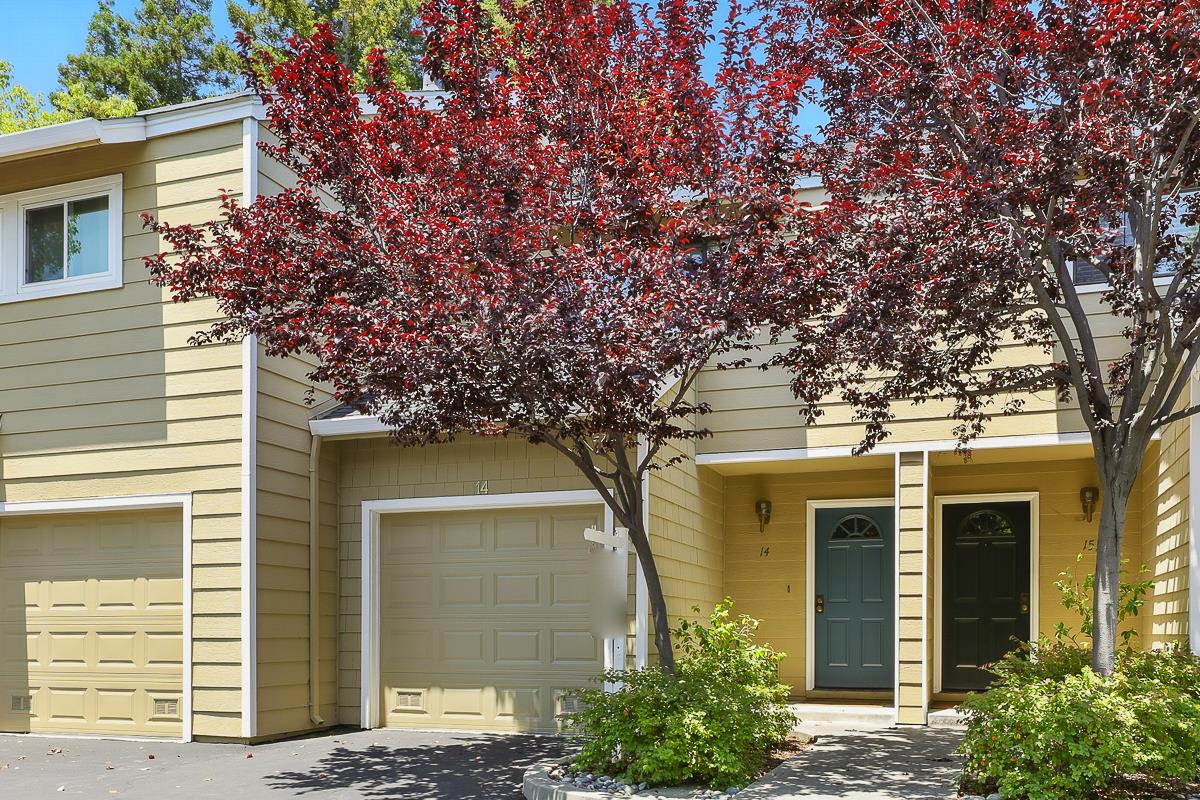 Detail Gallery Image 3 of 30 For 181 Ada Ave #14,  Mountain View,  CA 94043 - 2 Beds | 2/1 Baths