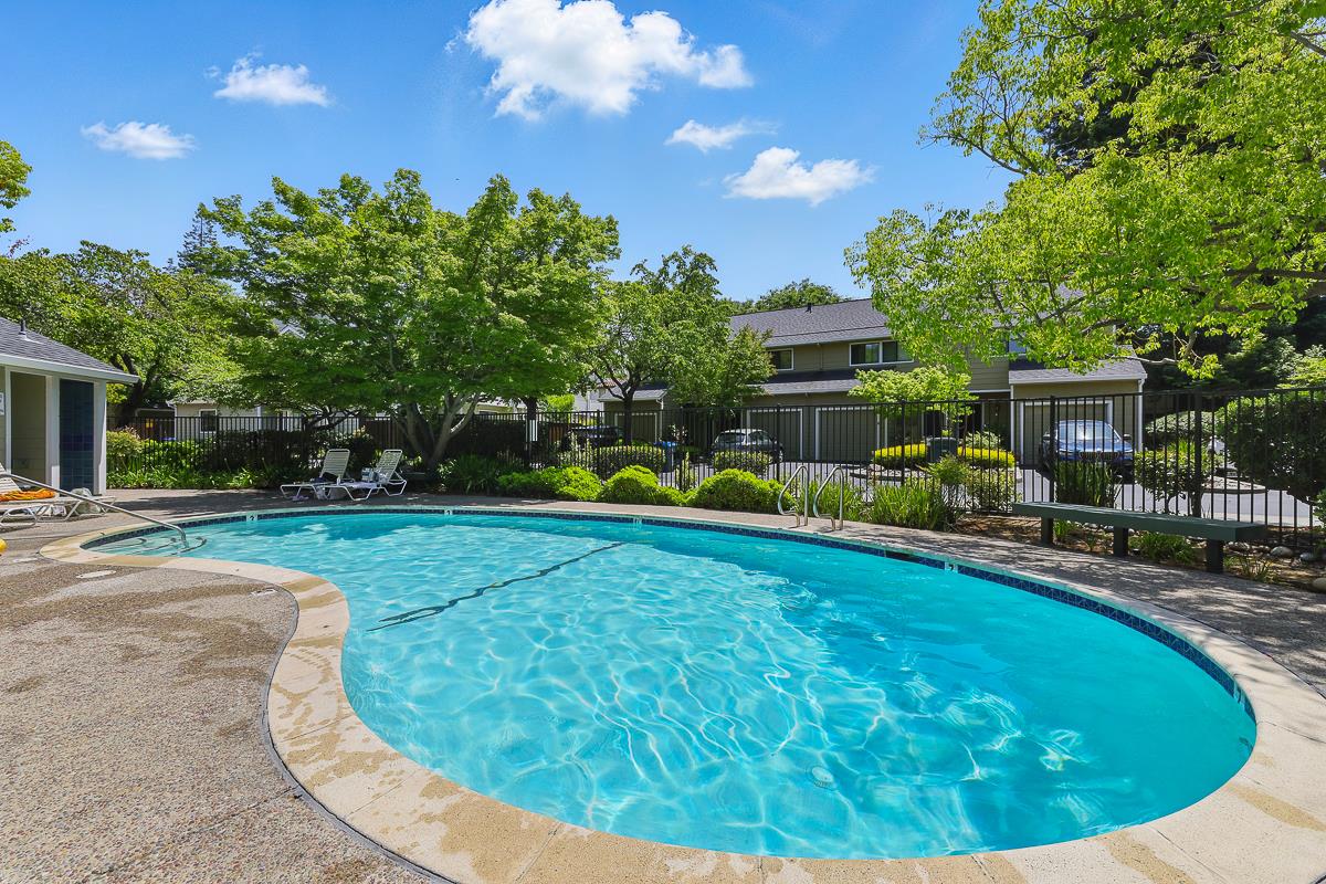 Detail Gallery Image 30 of 30 For 181 Ada Ave #14,  Mountain View,  CA 94043 - 2 Beds | 2/1 Baths