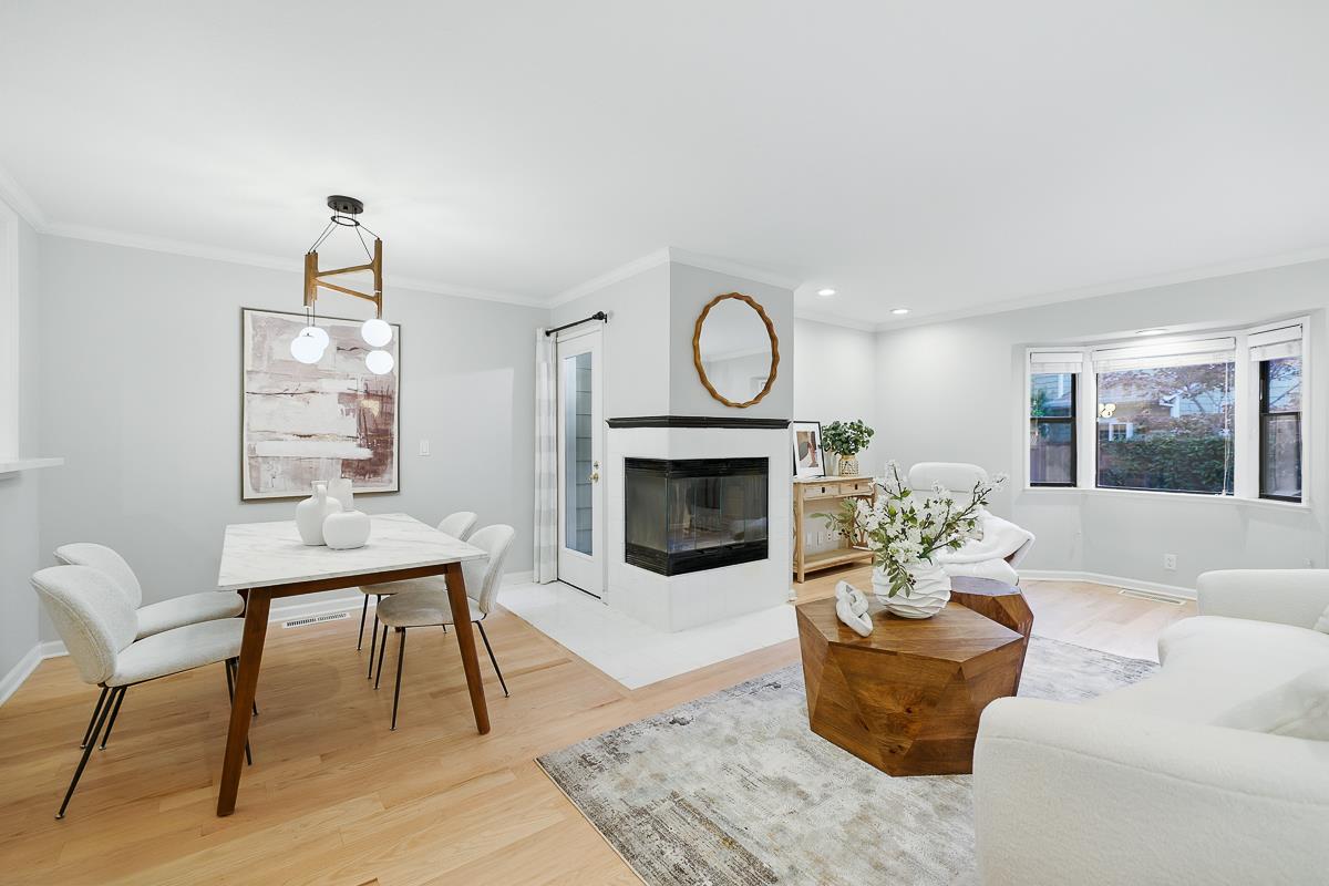 Detail Gallery Image 7 of 30 For 181 Ada Ave #14,  Mountain View,  CA 94043 - 2 Beds | 2/1 Baths