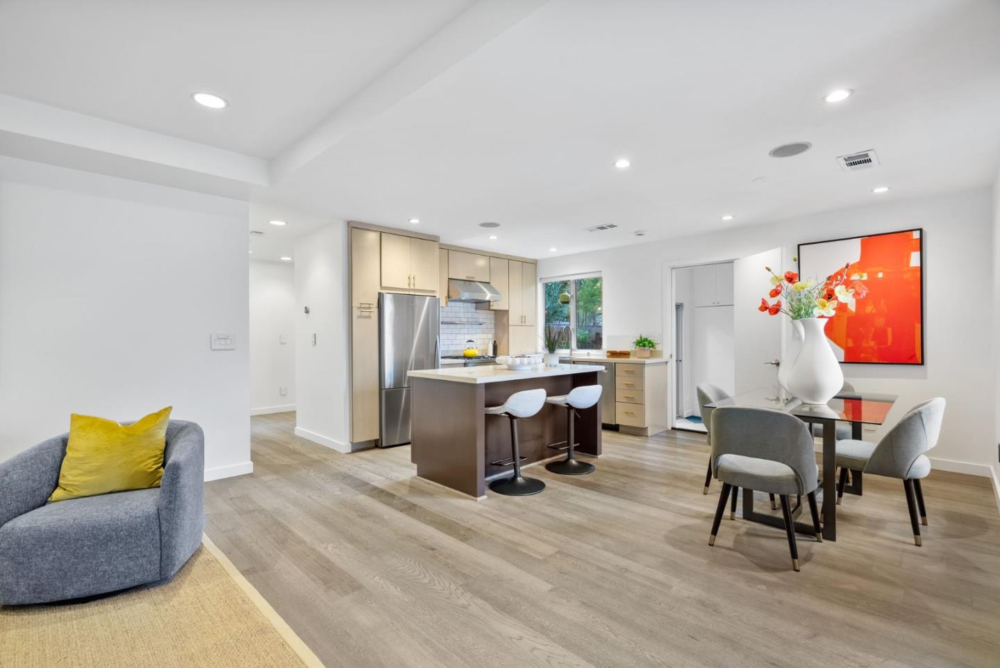 Detail Gallery Image 10 of 43 For 645 Maybell Ave a,  Palo Alto,  CA 94306 - 3 Beds | 2 Baths