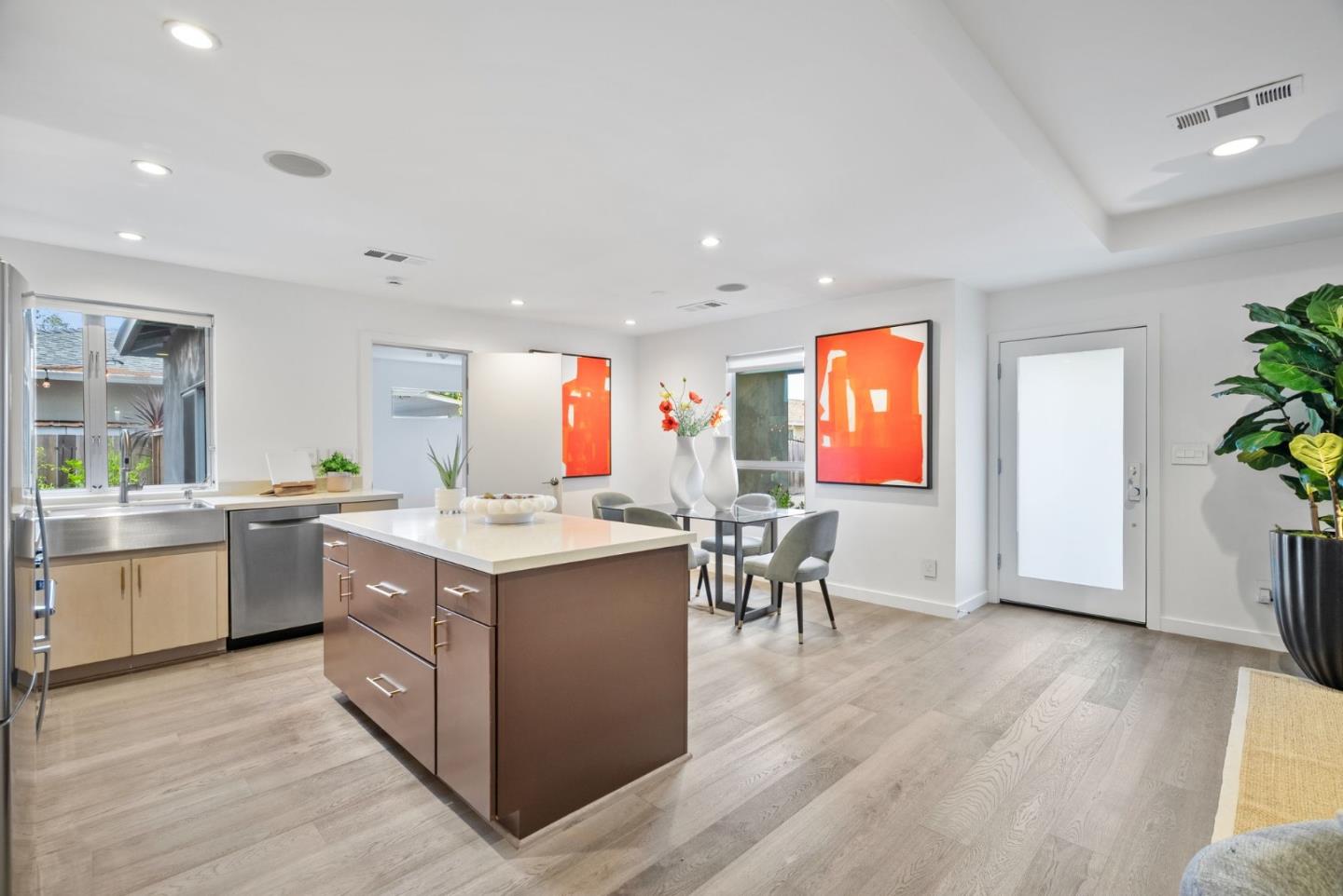 Detail Gallery Image 12 of 43 For 645 Maybell Ave a,  Palo Alto,  CA 94306 - 3 Beds | 2 Baths