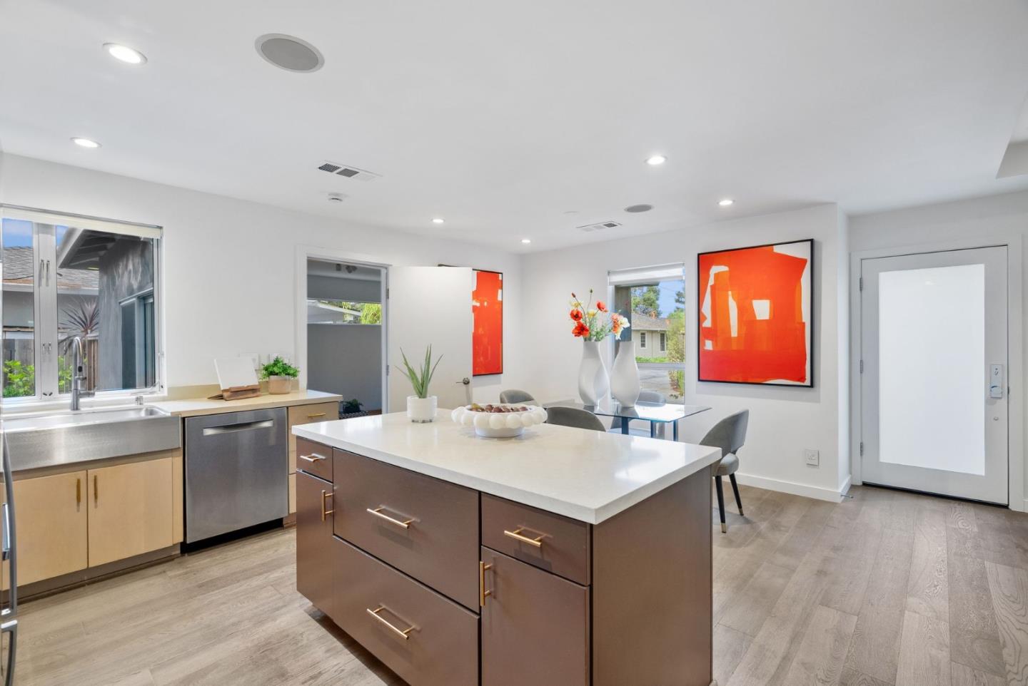 Detail Gallery Image 14 of 43 For 645 Maybell Ave a,  Palo Alto,  CA 94306 - 3 Beds | 2 Baths