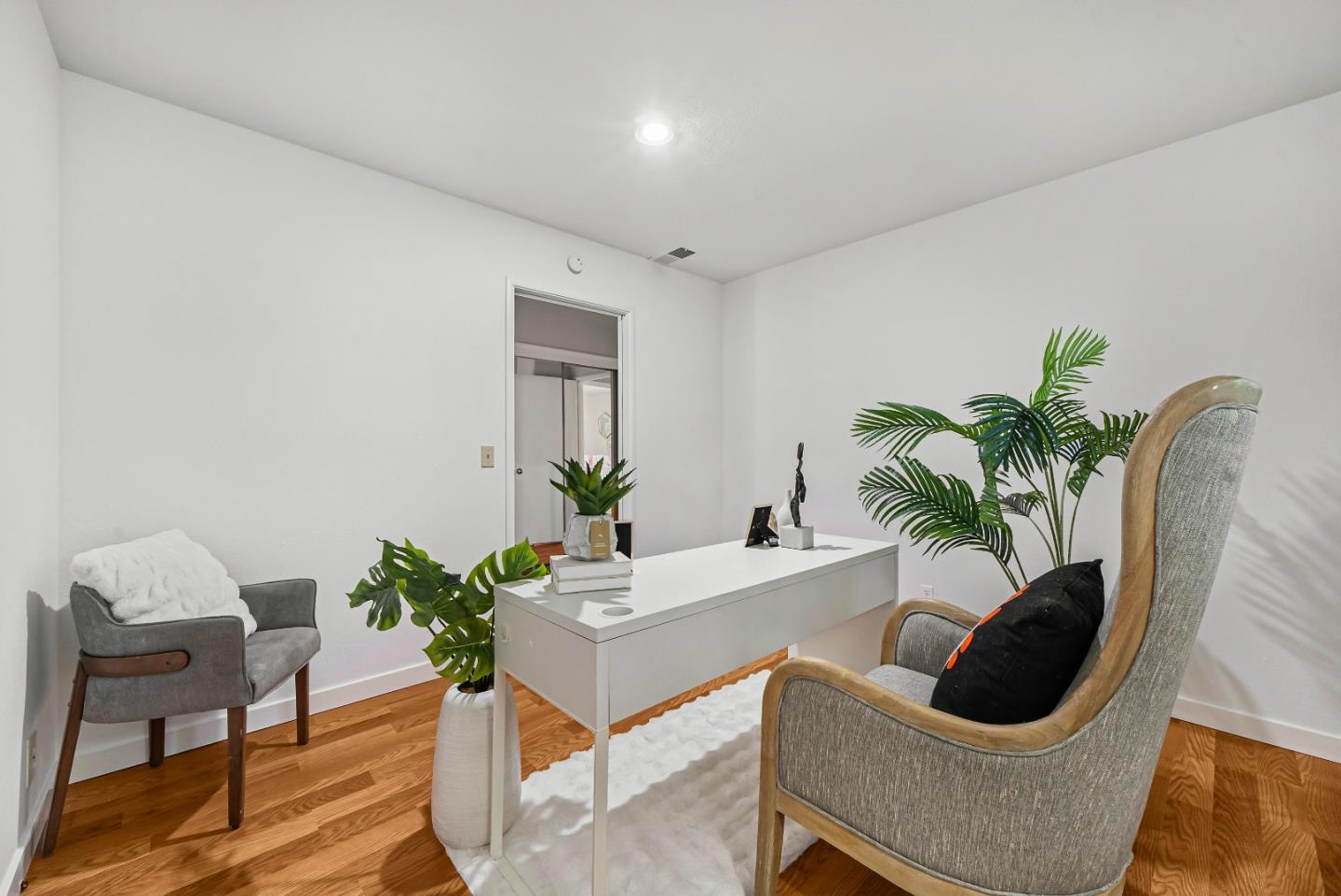 Detail Gallery Image 24 of 43 For 50 Jordan Pl, Palo Alto,  CA 94303 - 4 Beds | 2 Baths