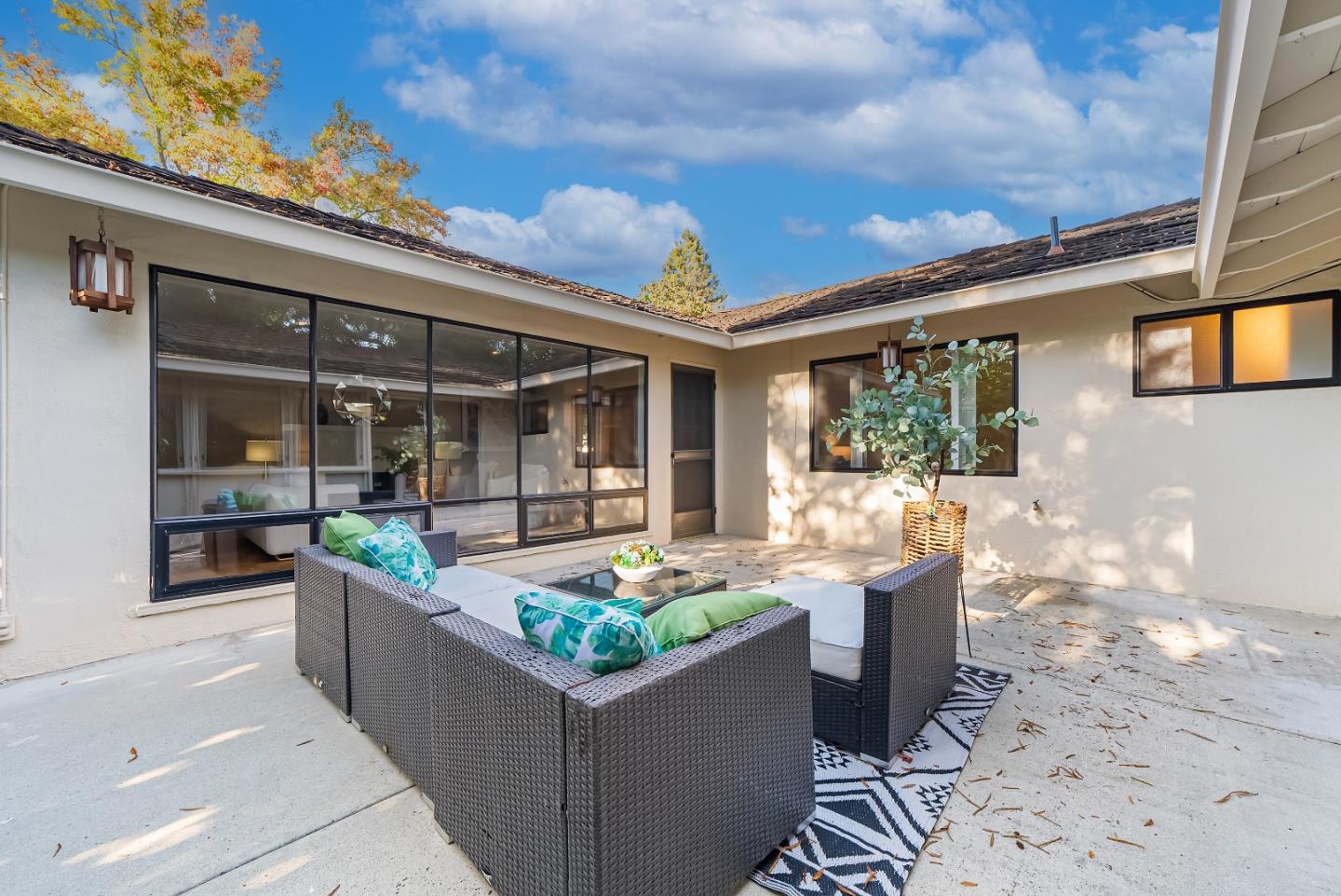 Detail Gallery Image 29 of 43 For 50 Jordan Pl, Palo Alto,  CA 94303 - 4 Beds | 2 Baths