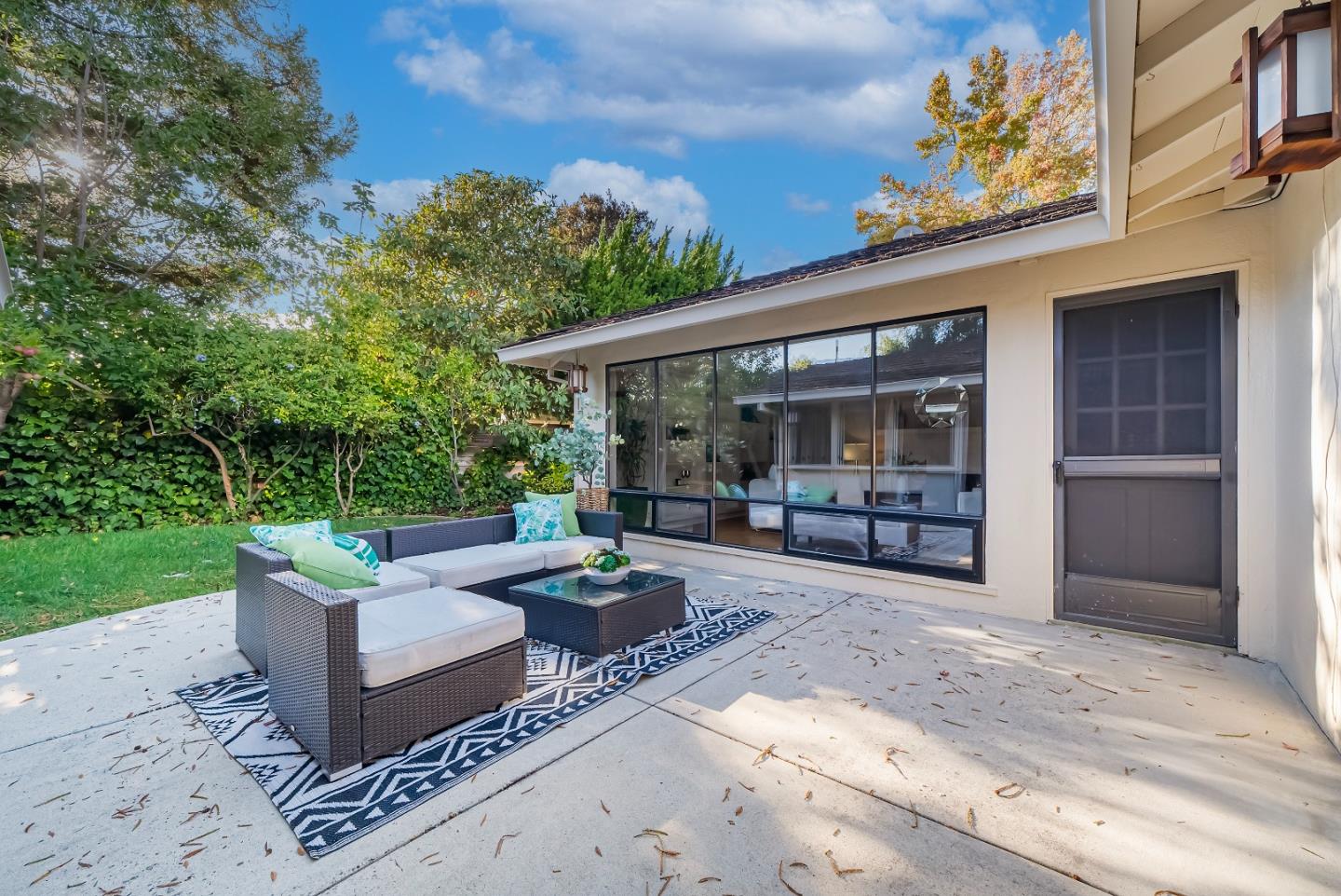 Detail Gallery Image 30 of 43 For 50 Jordan Pl, Palo Alto,  CA 94303 - 4 Beds | 2 Baths