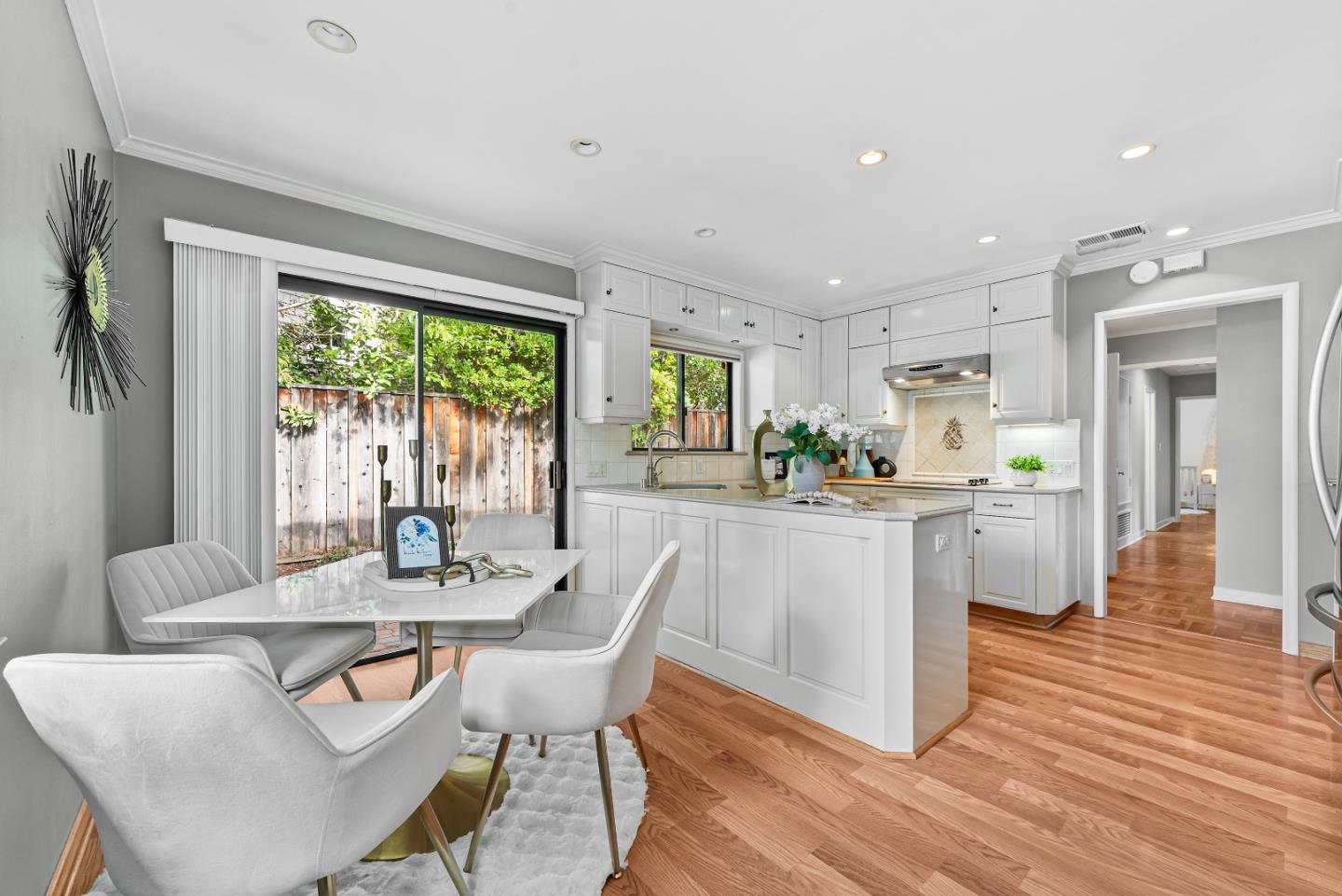 Detail Gallery Image 4 of 43 For 50 Jordan Pl, Palo Alto,  CA 94303 - 4 Beds | 2 Baths