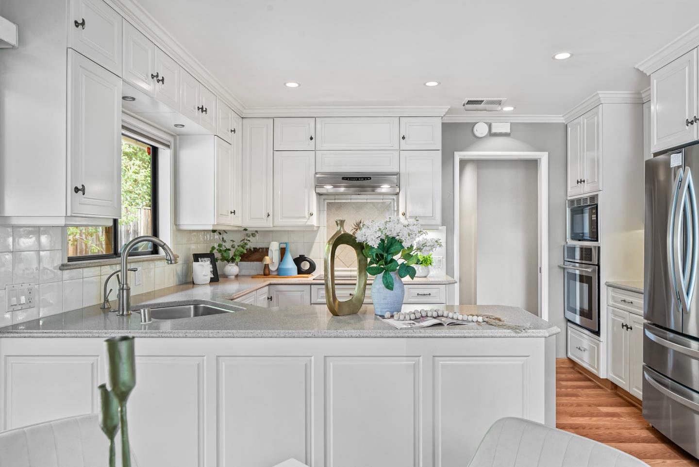 Detail Gallery Image 6 of 43 For 50 Jordan Pl, Palo Alto,  CA 94303 - 4 Beds | 2 Baths