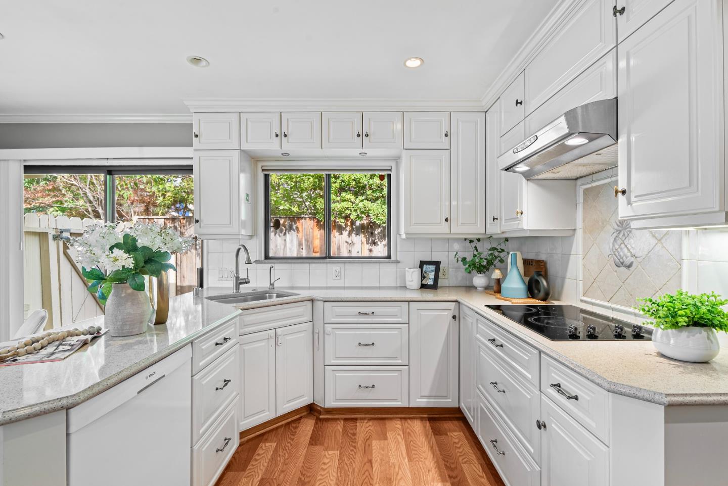 Detail Gallery Image 7 of 43 For 50 Jordan Pl, Palo Alto,  CA 94303 - 4 Beds | 2 Baths
