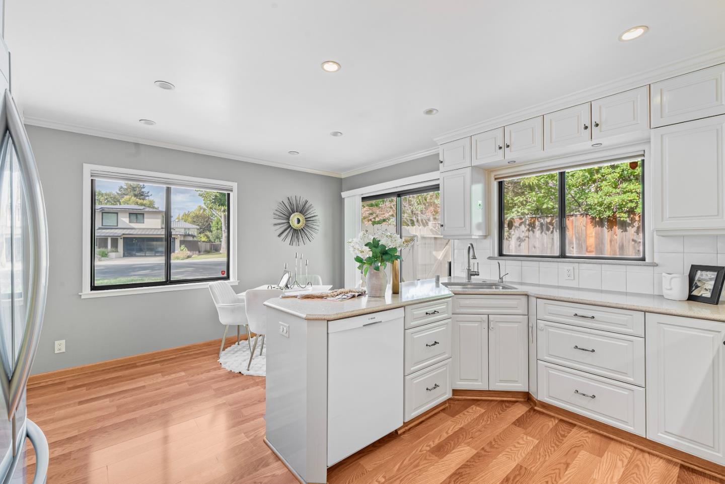 Detail Gallery Image 8 of 43 For 50 Jordan Pl, Palo Alto,  CA 94303 - 4 Beds | 2 Baths